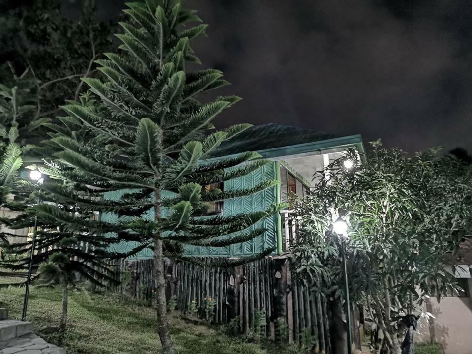 Hotel Casa De Miguelitos Tagaytay City Exterior foto