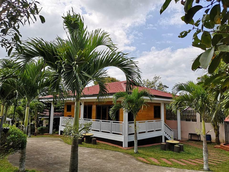 Hotel Casa De Miguelitos Tagaytay City Exterior foto